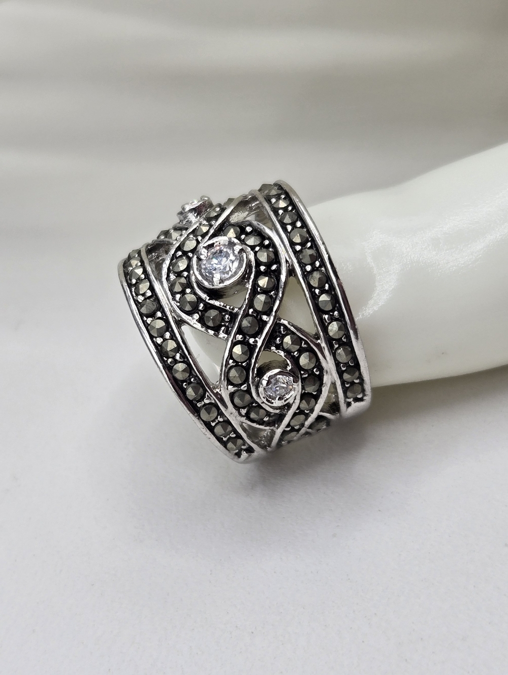 Swarovski Crystal Elements Silver Marcasite Ring Wide Band Size 4.5 Wedding Prom - Picture 4 of 8